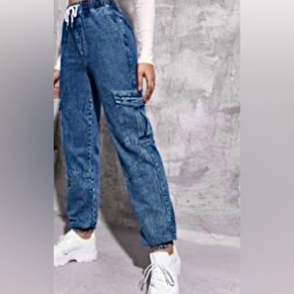 High waist flap pocket cargo jean